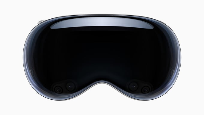 Apple-WWCD23-Vision-Pro-glass-230605_big.jpg.large